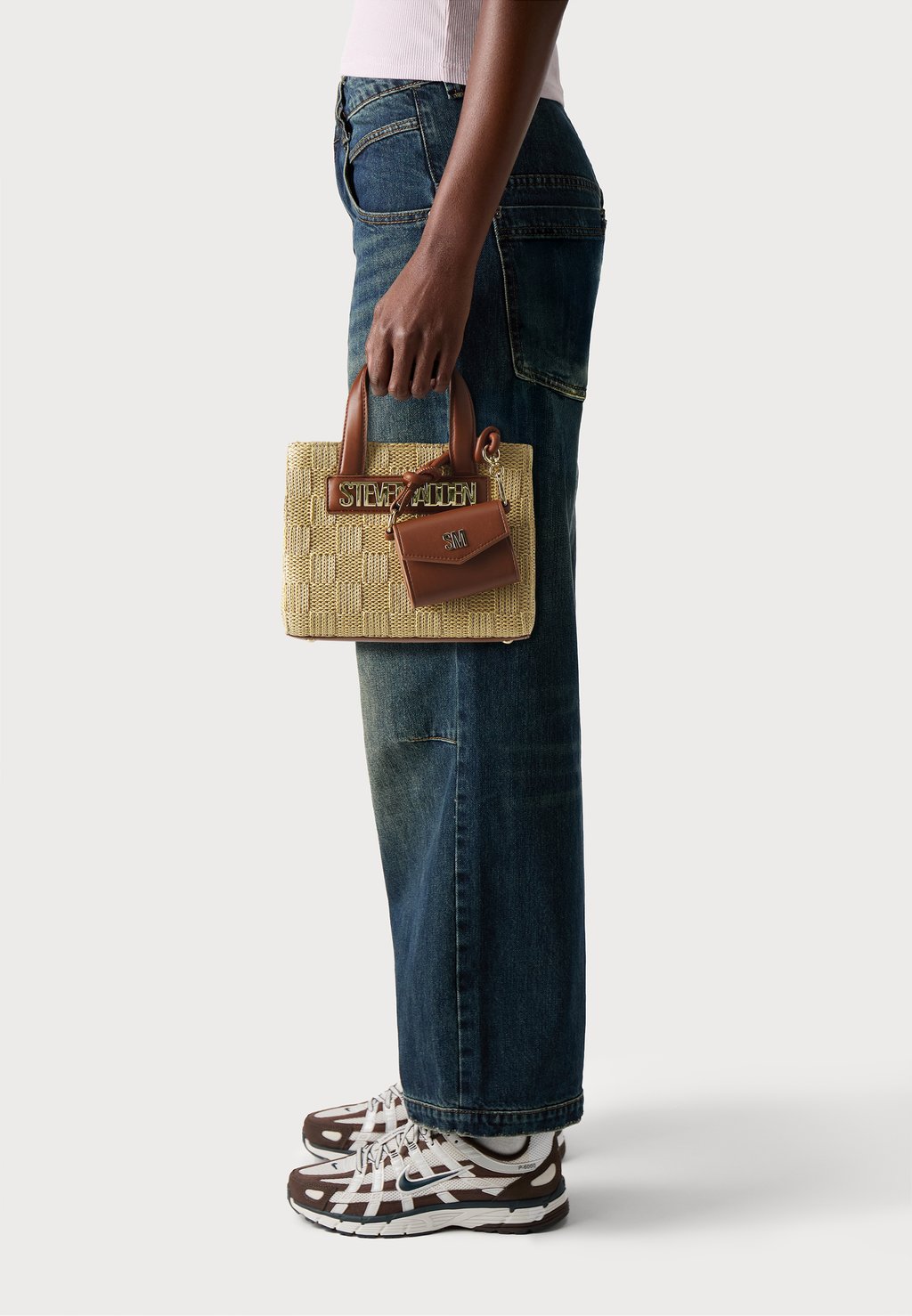 Сумка BFLORES Steve Madden, бежевый
Сумка BFLORES Steve Madden, бежевый