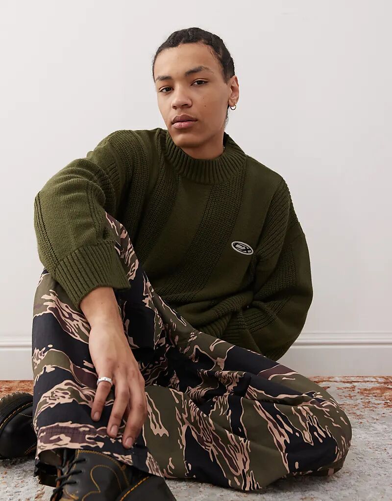 COLLUSION вязаный полосатый джемпер цвета хаки
COLLUSION вязаный полосатый джемпер цвета хаки