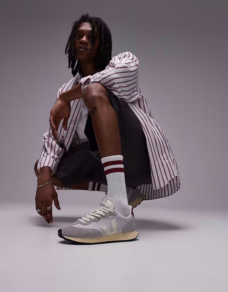 Светло-серые кроссовки VEJA Rio branco II Pierre Marsala
Светло-серые кроссовки VEJA Rio branco II Pierre Marsala