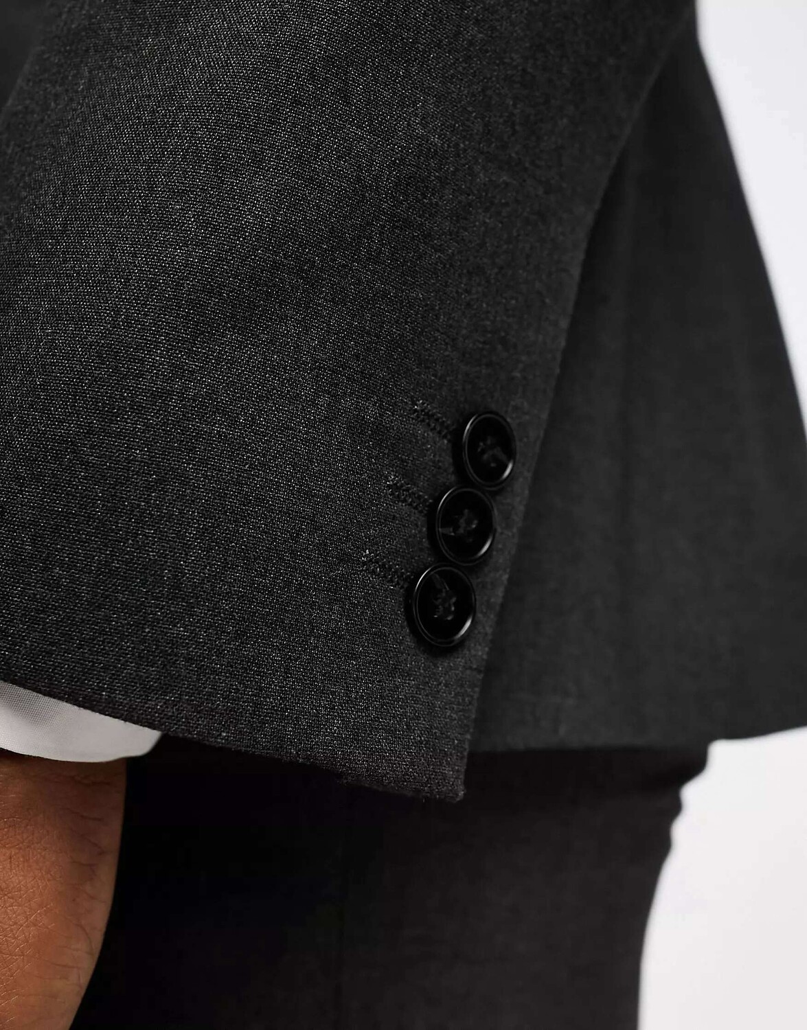 Темно-серый узкий пиджак ASOS
Темно-серый узкий пиджак ASOS