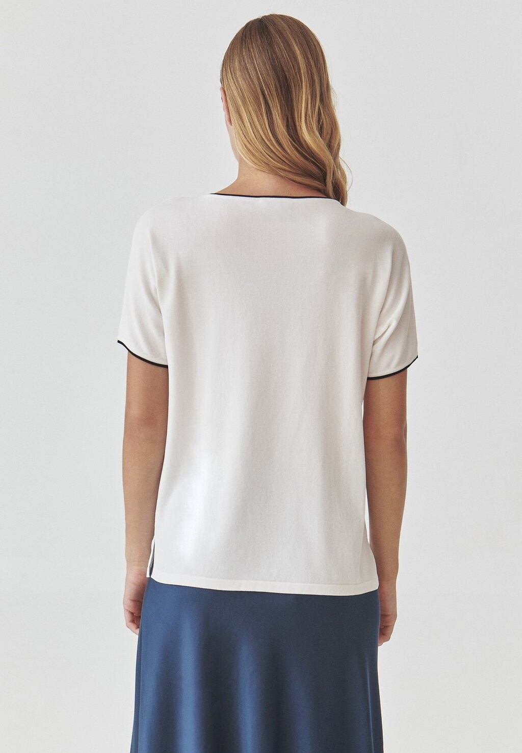 Базовая футболка ESTETINA TATUUM, кремовый
Базовая футболка ESTETINA TATUUM, кремовый