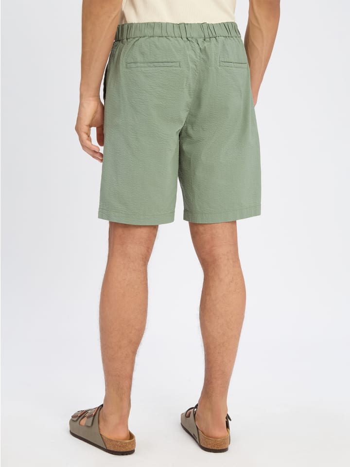 Оливковые шорты Nils Sundström
Оливковые шорты Nils Sundström