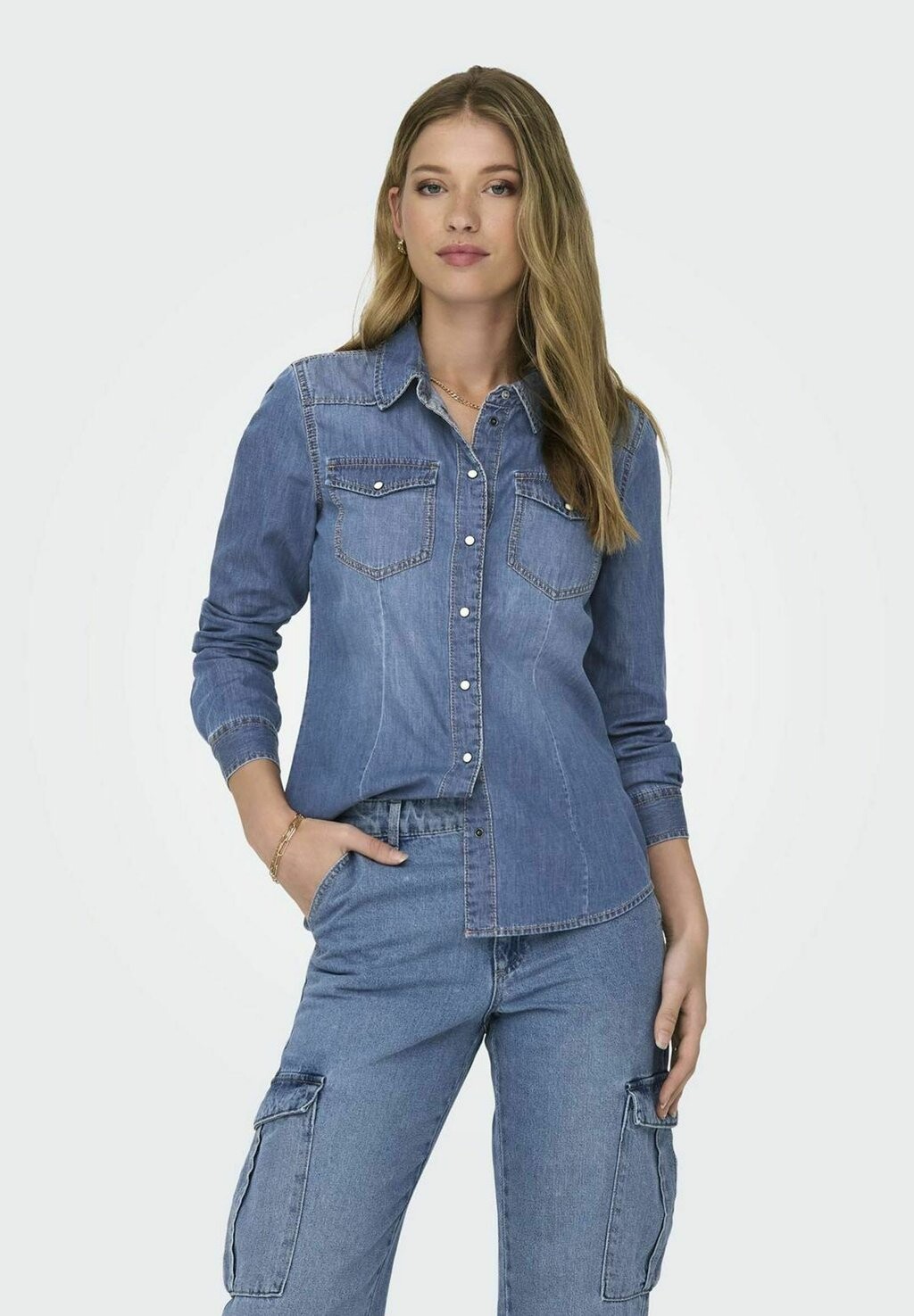 Рубашка ONLY, джинсовая, синего цвета
Рубашка ONLY, джинсовая, синего цвета