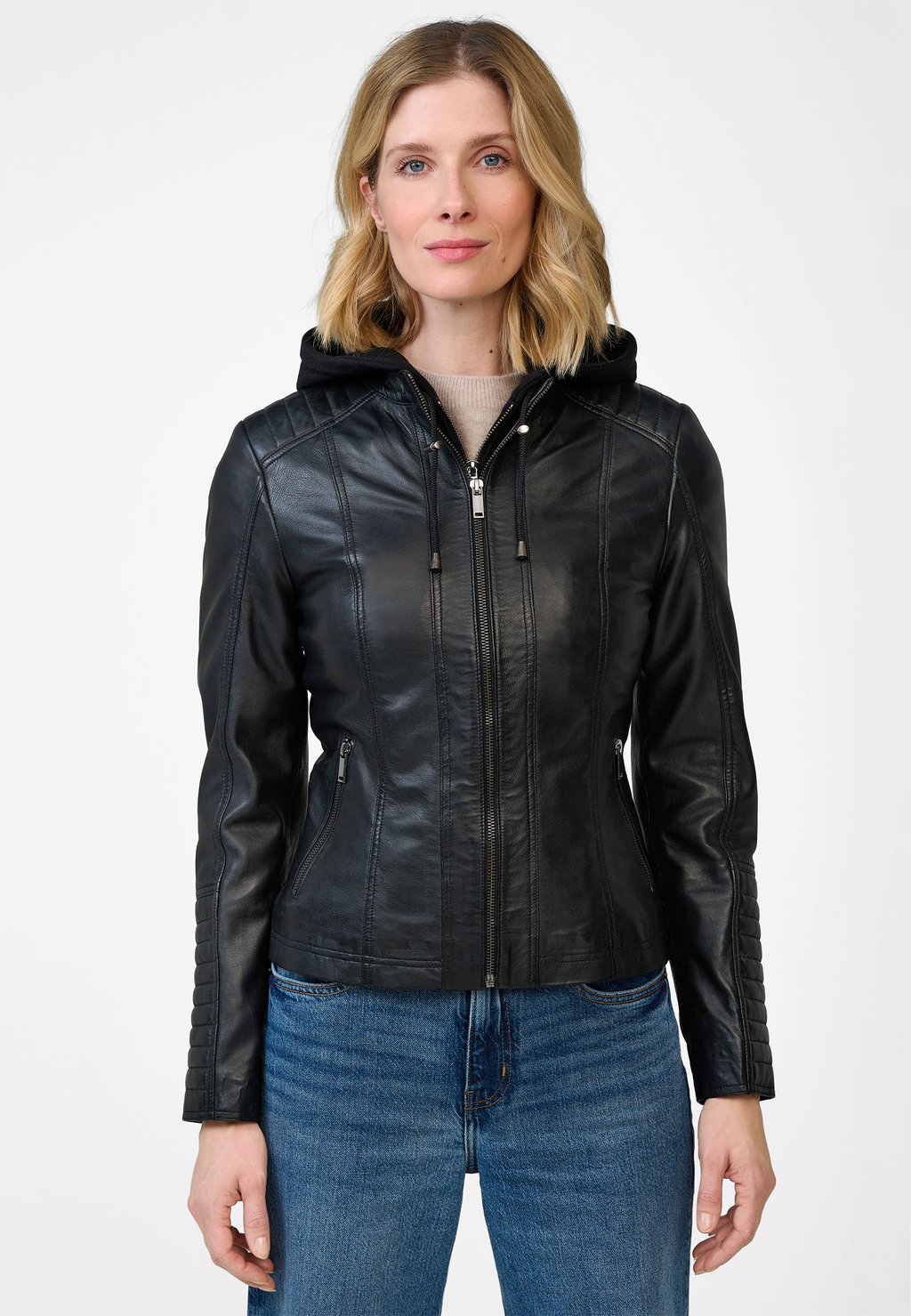 Кожаная куртка RANIA Ricano, черный
Кожаная куртка RANIA Ricano, черный