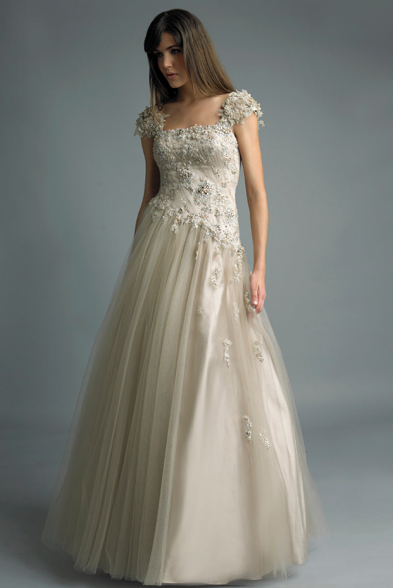 Бальное платье с короткими рукавами Basix Black Label, Champagne
Бальное платье с короткими рукавами Basix Black Label, Champagne