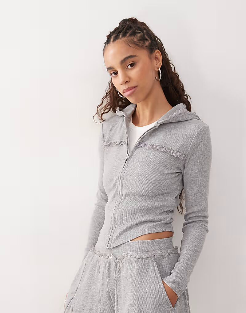 Укороченная толстовка с капюшоном COLLUSION в сером меланжевом цвете, коорд 
Укороченная толстовка с капюшоном COLLUSION в сером меланжевом цвете, коорд