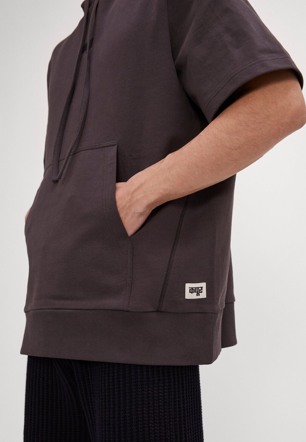 Футболка с принтом Half Sleeve Logo Unisex Dhruv Kapoor, уголь
Футболка с принтом Half Sleeve Logo Unisex Dhruv Kapoor, уголь