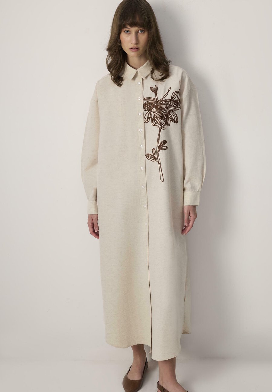 Платье Touché Privé TEXTURED EMBROIDERED, Natural/Beige
Платье Touché Privé TEXTURED EMBROIDERED, Natural/Beige