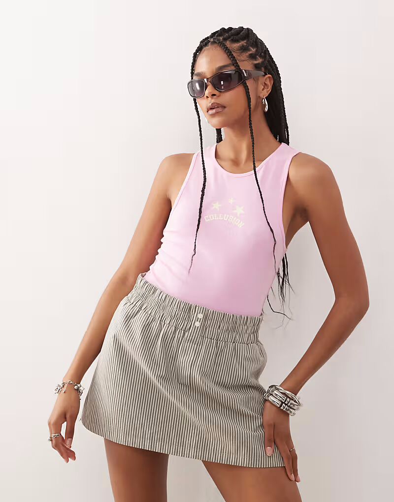 Верхняя майка с принтом COLLUSION цвета розовой жевательной резинки
Верхняя майка с принтом COLLUSION цвета розовой жевательной резинки