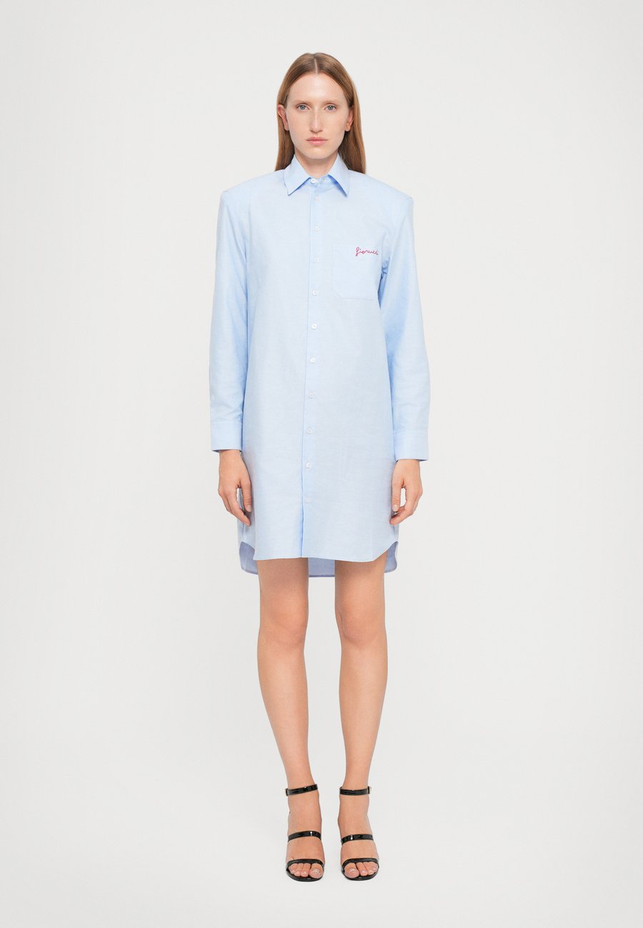 Платье Fiorucci LIGHT BLUE PADDED EMBROIDERED SHIRT DRESS, Light Blue
Платье Fiorucci LIGHT BLUE PADDED EMBROIDERED SHIRT DRESS, Light Blue
