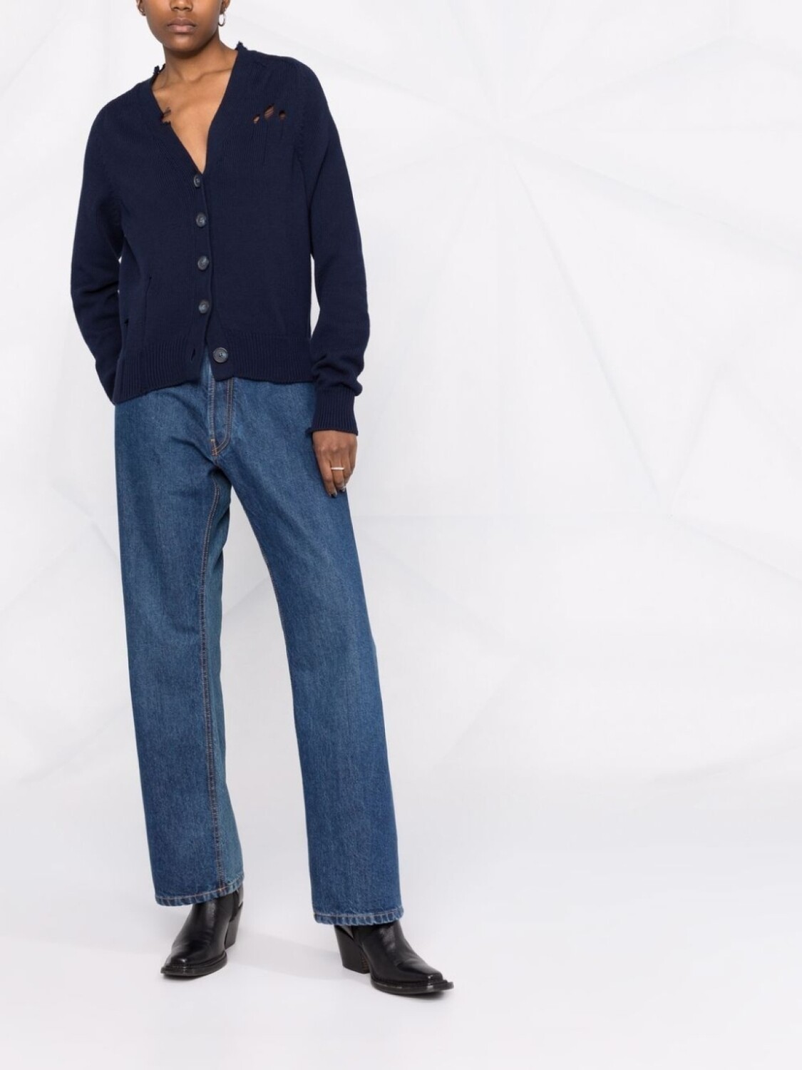 Maison Margiela кардиган с V-образным вырезом и эффектом потертости, синий
Maison Margiela кардиган с V-образным вырезом и эффектом потертости, синий