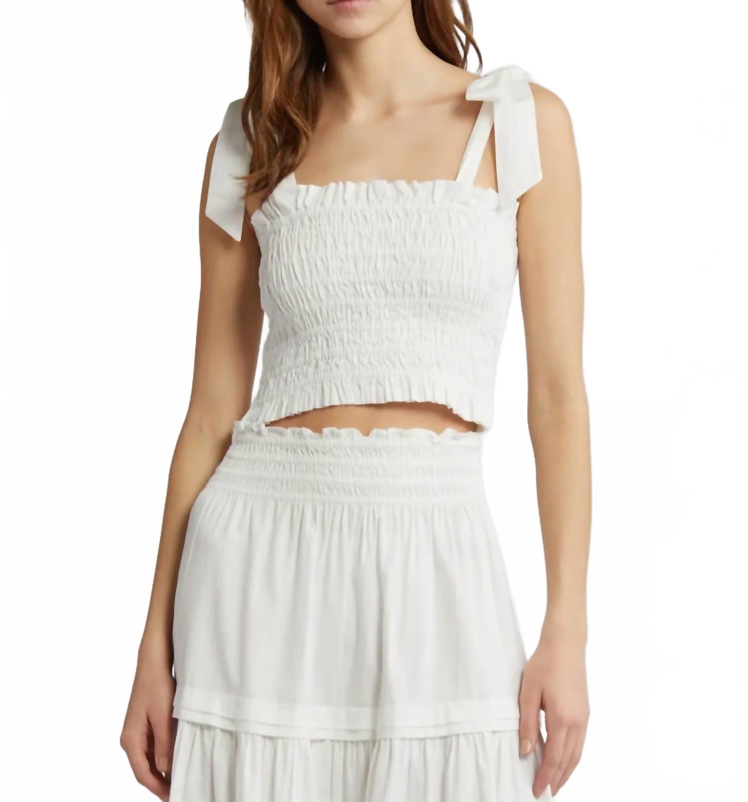 Джемовый топ в белом LoveShackFancy
Джемовый топ в белом LoveShackFancy