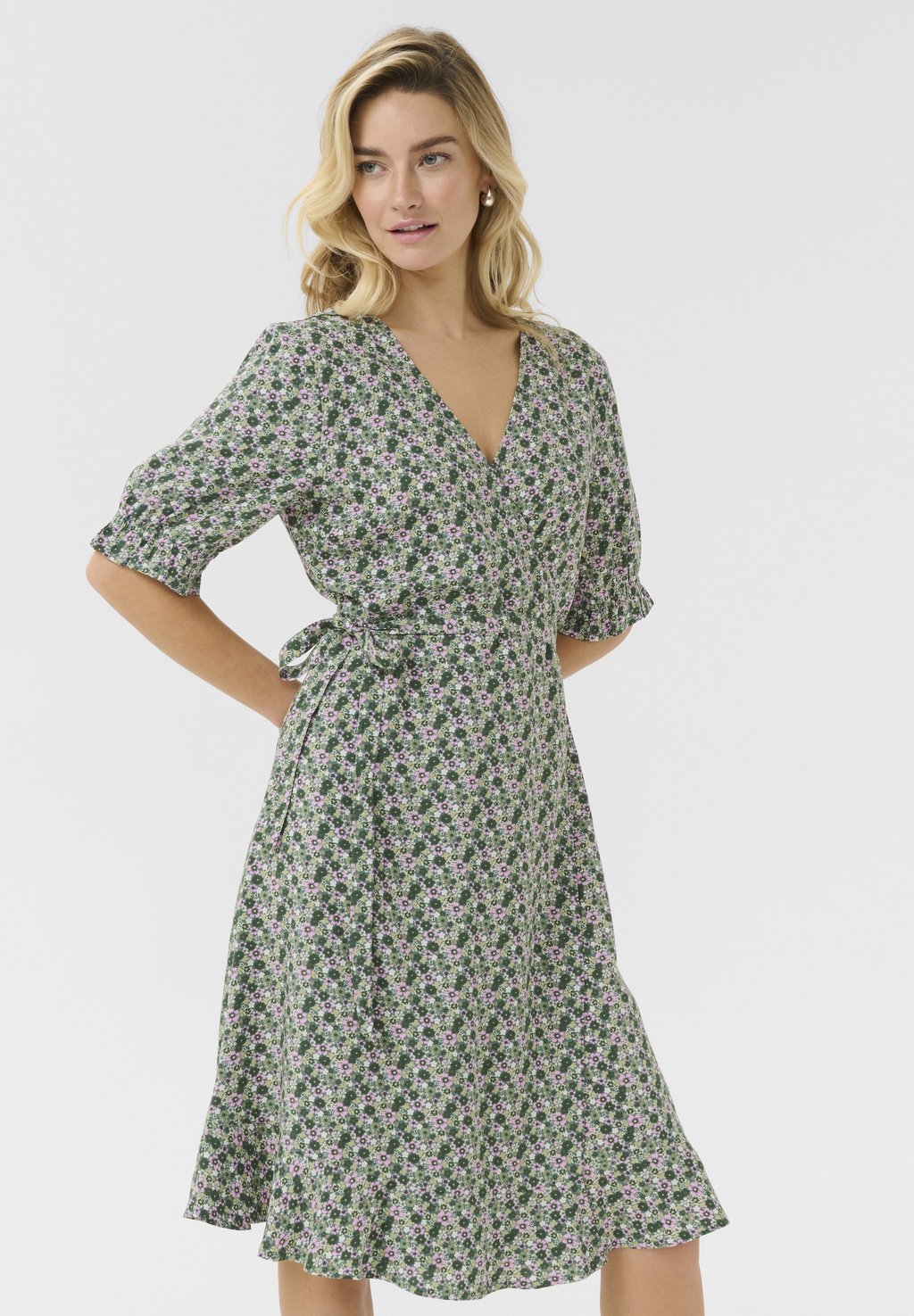 Повседневное платье TIAH WRAP Cream, зеленый
Повседневное платье TIAH WRAP Cream, зеленый