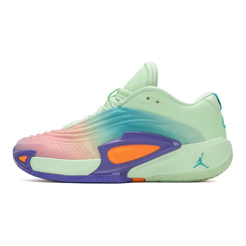 Баскетбольные кроссовки Luka 3 Kids GS Low-top Green/Purple/Orange Jordan, фиолетовый
Баскетбольные кроссовки Luka 3 Kids GS Low-top Green/Purple/Orange Jordan, фиолетовый