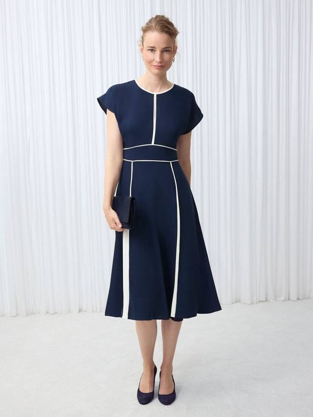 Платье Viola с цветными блоками и вставками-клинками Hobbs, Midnight/Cream
Платье Viola с цветными блоками и вставками-клинками Hobbs, Midnight/Cream