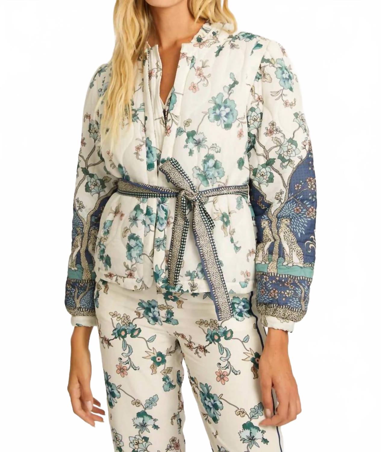 Куртка Ember в отражении Cheetah Caballero, Cheetah Reflection
Куртка Ember в отражении Cheetah Caballero, Cheetah Reflection