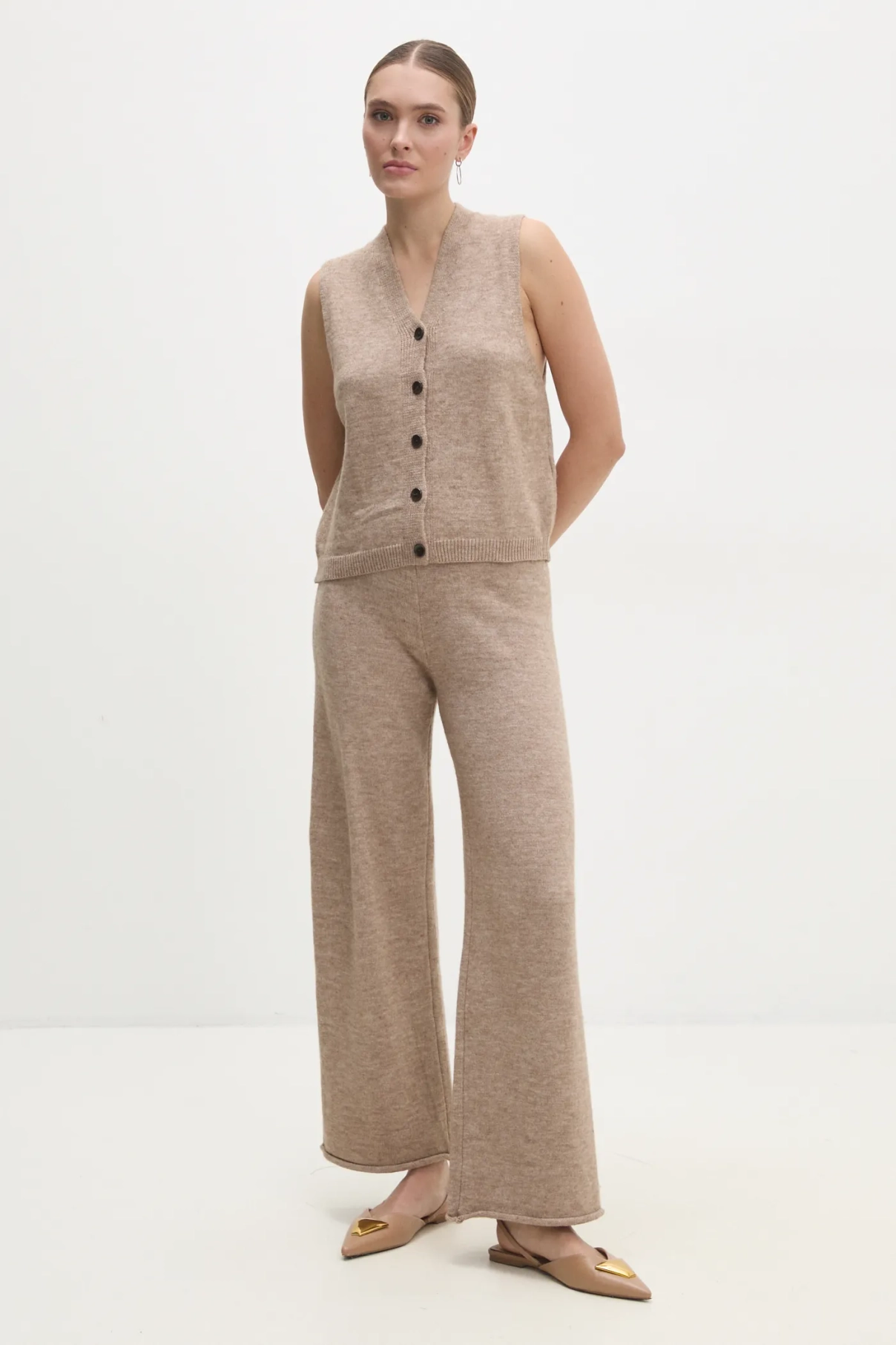 Набор Answear Lab, бежевый
Набор Answear Lab, бежевый