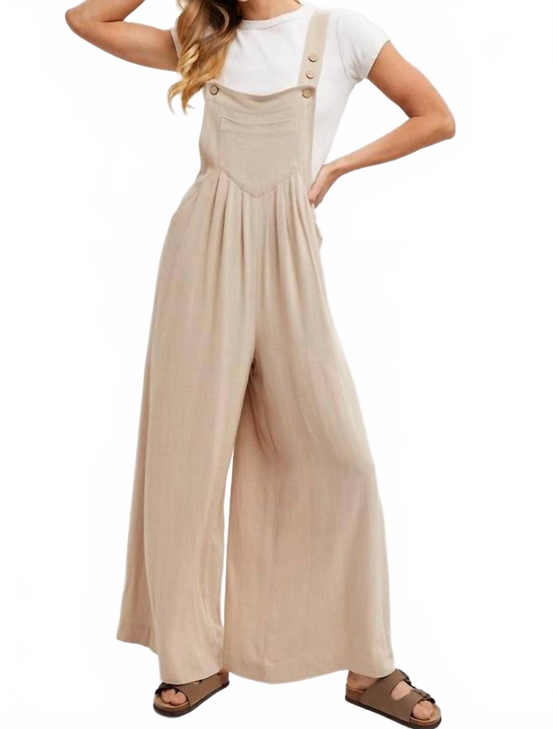 Женский комбинезон Эстер с широкими штанинами в бежевом цвете BluIvy
Женский комбинезон Эстер с широкими штанинами в бежевом цвете BluIvy