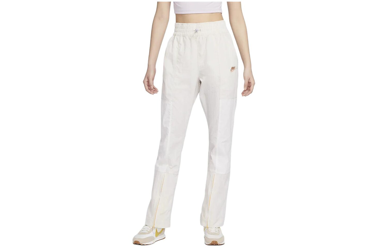 Повседневные брюки женские светло-коричневые цвета красного дерева Nike
Повседневные брюки женские светло-коричневые цвета красного дерева Nike