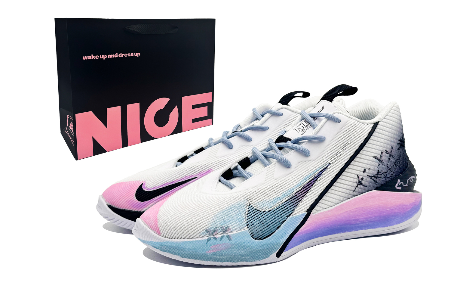 Nike G.T. Jump Academy баскетбольные кроссовки мужские высокие белый основной цвет, розовый и сине-фиолетовый градиент
Nike G.T. Jump Academy баскетбольные кроссовки мужские высокие белый основной цвет, розовый и сине-фиолетовый градиент