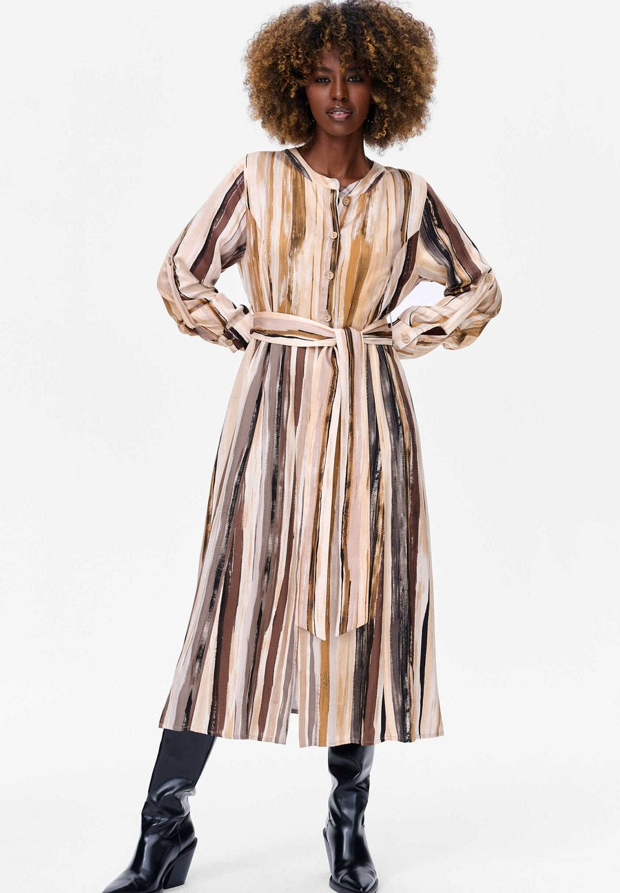 Платье blue shadow Day dress, Black
Платье blue shadow Day dress, Black