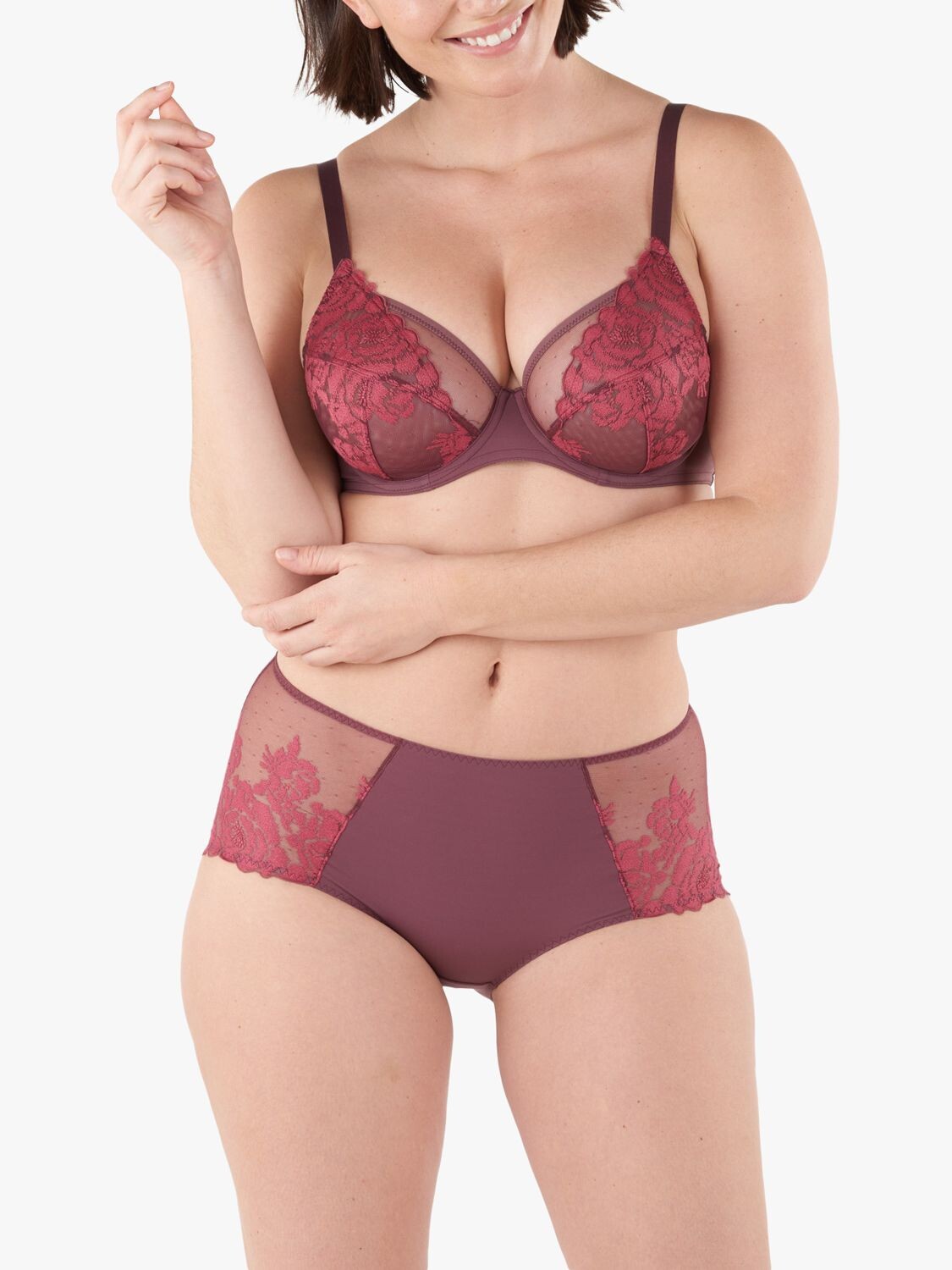 Maison Lejaby Бюстгальтер с полной чашкой на косточках и цветочным принтом, бордовый
Maison Lejaby Бюстгальтер с полной чашкой на косточках и цветочным принтом, бордовый
