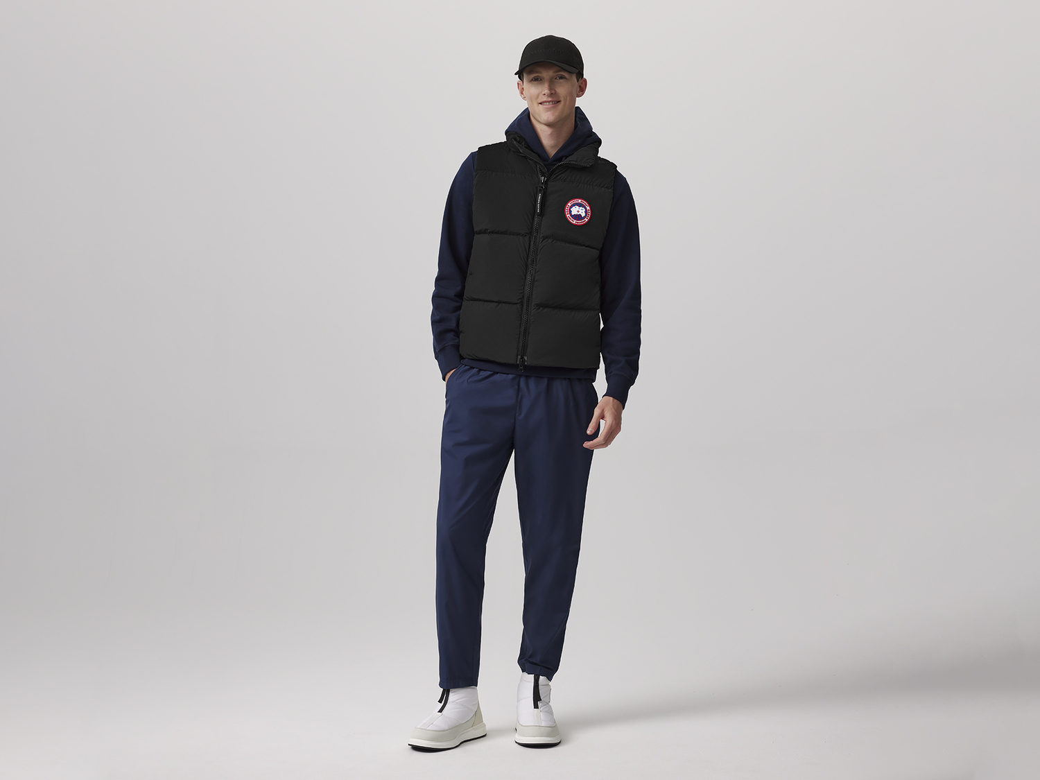 Пуховой жилет Canada Goose Lawrence, черный
Пуховой жилет Canada Goose Lawrence, черный