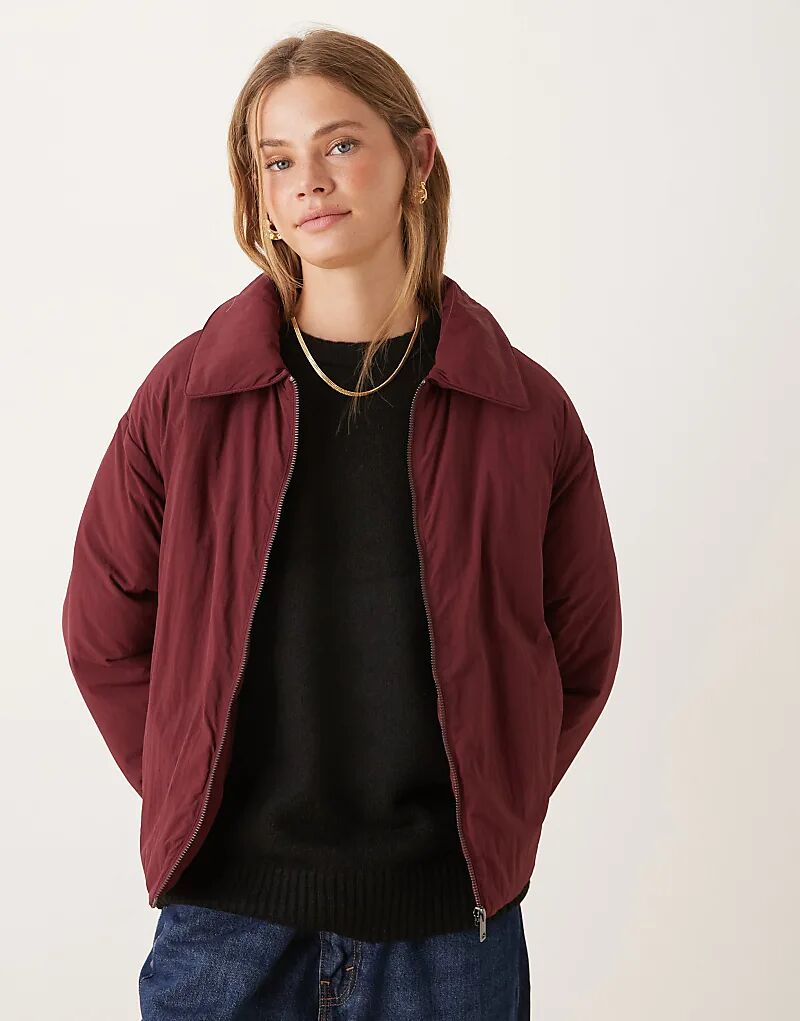 Стеганая куртка ASOS DESIGN с воротником-стойкой бордового цвета
Стеганая куртка ASOS DESIGN с воротником-стойкой бордового цвета