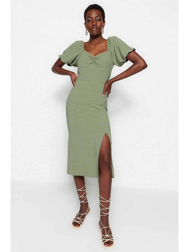 Платье до колена trendyol, зеленый
Платье до колена trendyol, зеленый