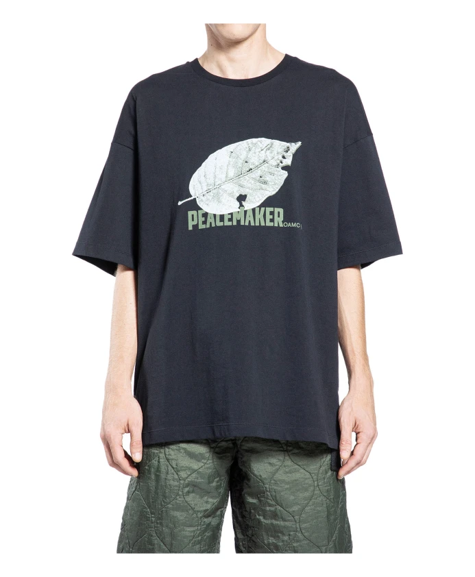 Черная футболка с сезонным узором из листьев Oamc, черный
Черная футболка с сезонным узором из листьев Oamc, черный