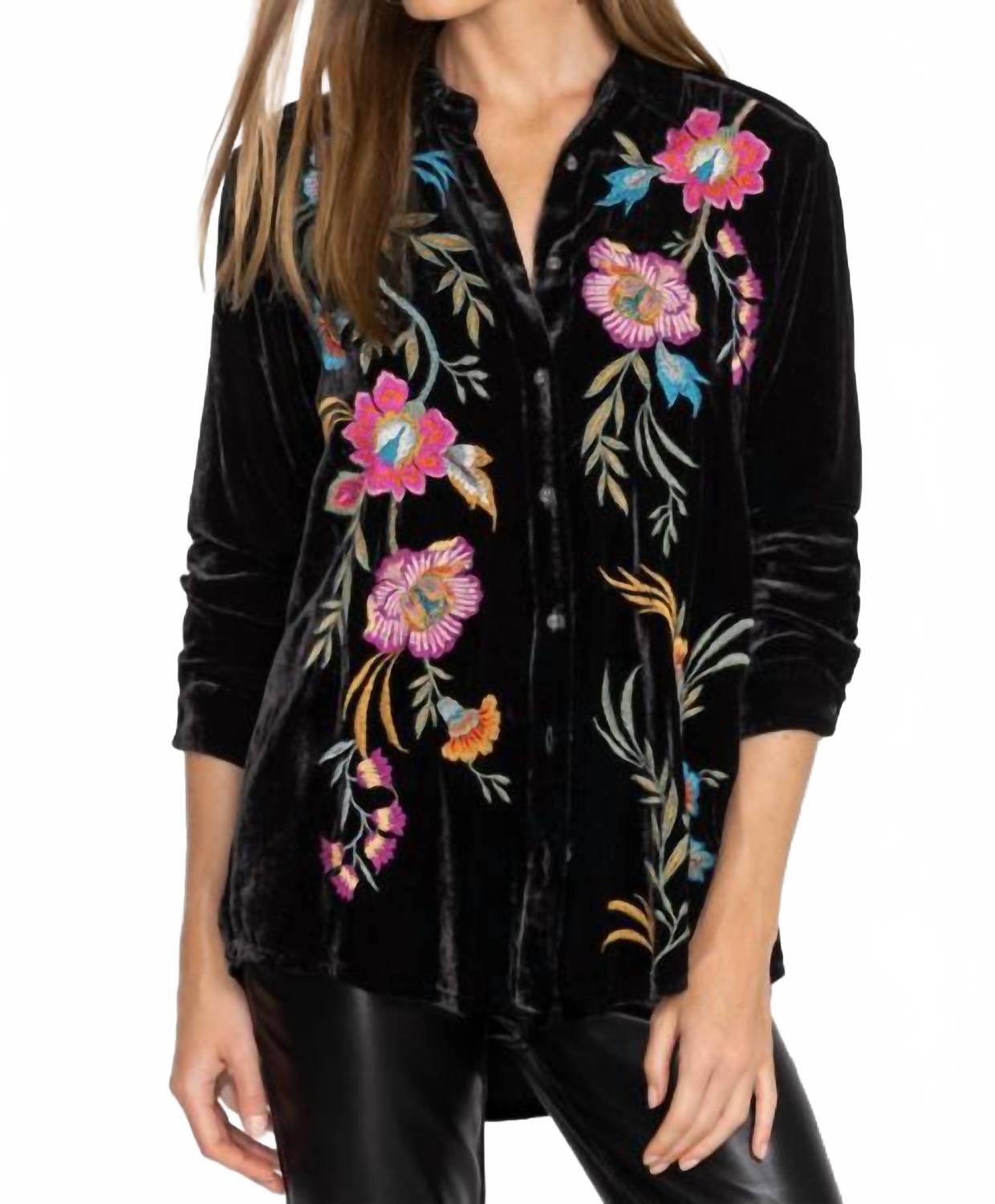 Сидония Бархатная просторная рубашка с плиссировкой в черном цвете Johnny Was
Сидония Бархатная просторная рубашка с плиссировкой в черном цвете Johnny Was