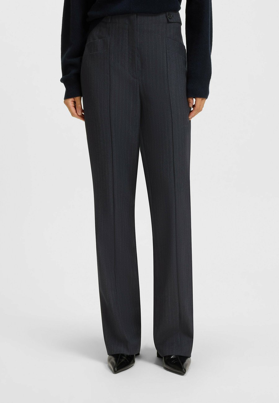 Брюки BOSS TUPERA, Patterned Thirtytwo/Dark Blue
Брюки BOSS TUPERA, Patterned Thirtytwo/Dark Blue