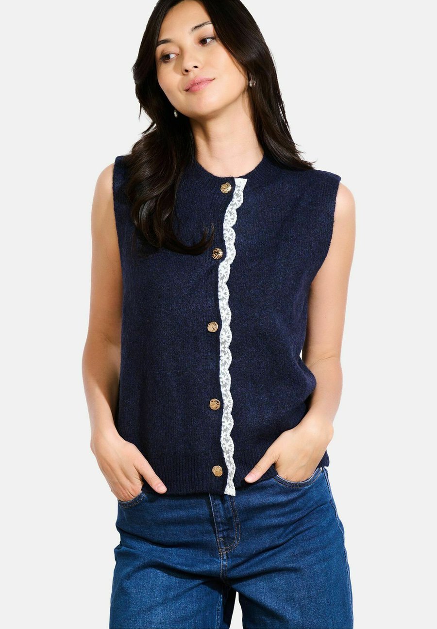 Кардиган LolaLiza Cardigan, Navy Basic/Dark Blue
Кардиган LolaLiza Cardigan, Navy Basic/Dark Blue