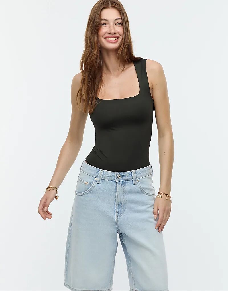 Боди Stradivarius из полиамида с квадратным вырезом зеленого цвета
Боди Stradivarius из полиамида с квадратным вырезом зеленого цвета