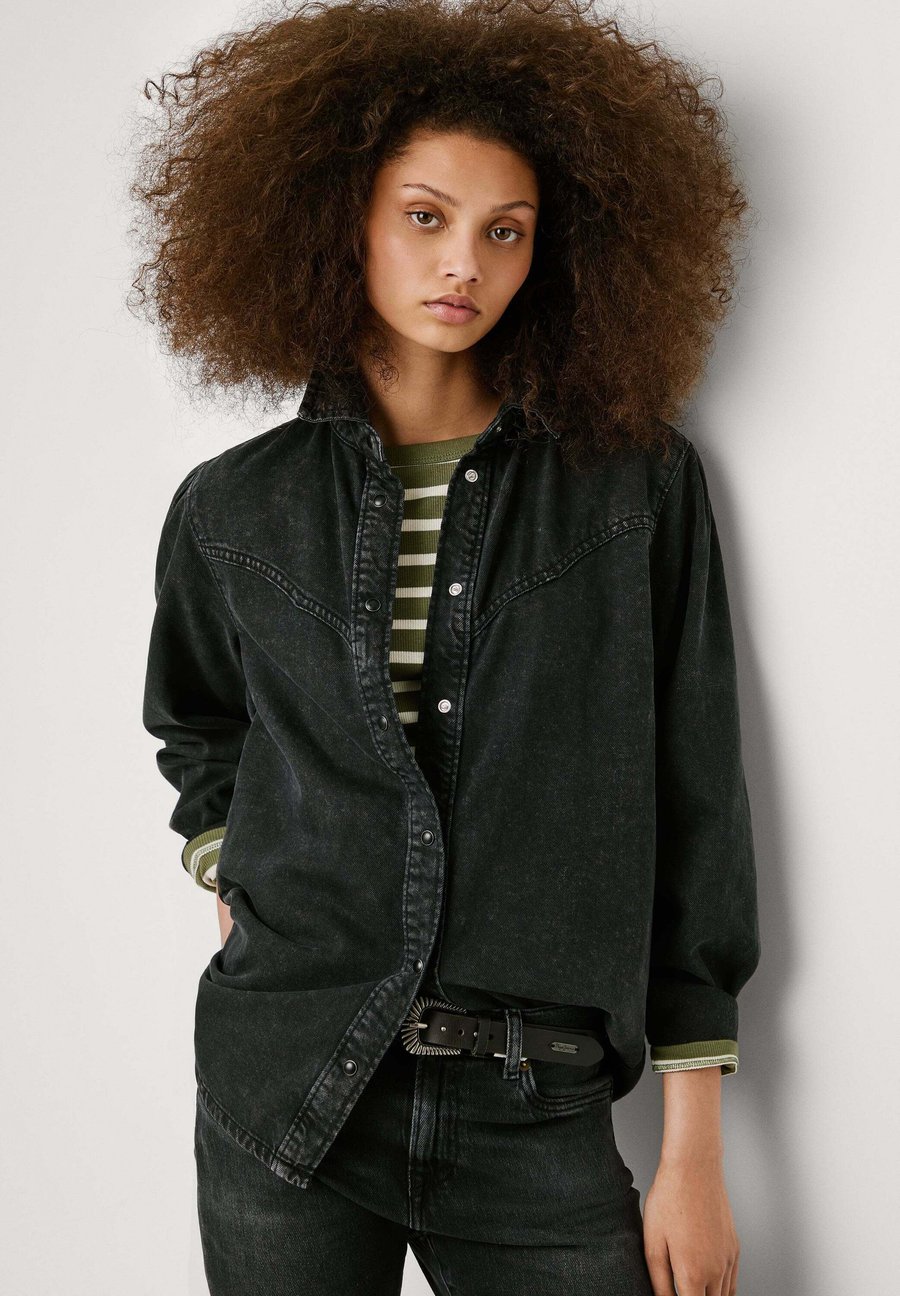 Блуза Pepe Jeans Button-down blouse, Garment Dye Bull Denim/Black Denim
Блуза Pepe Jeans Button-down blouse, Garment Dye Bull Denim/Black Denim