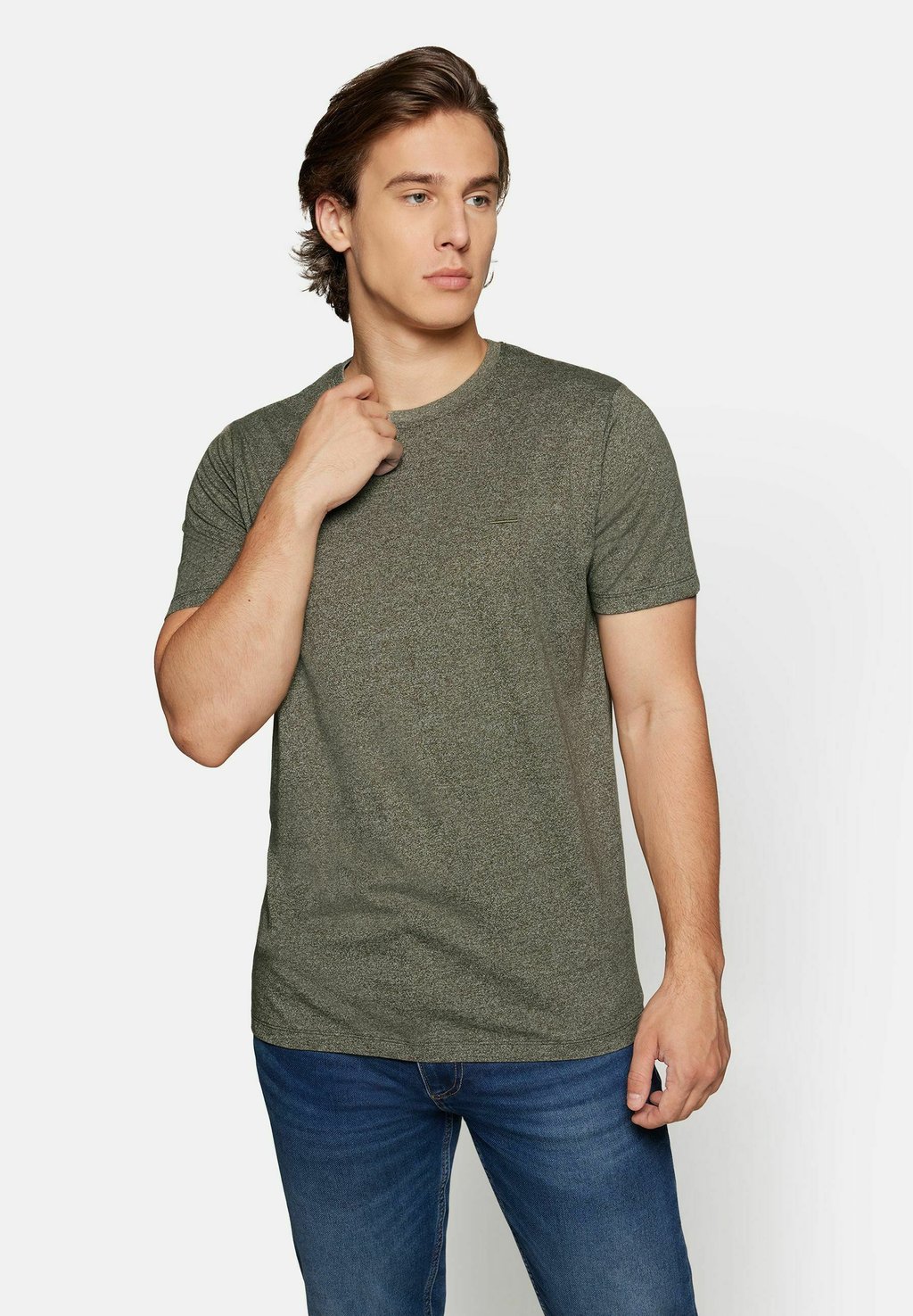 Базовая футболка ELTON MOLINER LOGO Signal, зеленый
Базовая футболка ELTON MOLINER LOGO Signal, зеленый