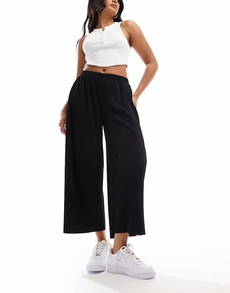 Широкие брюки-кюлоты плиссированные черного цвета Asos Design
Широкие брюки-кюлоты плиссированные черного цвета Asos Design