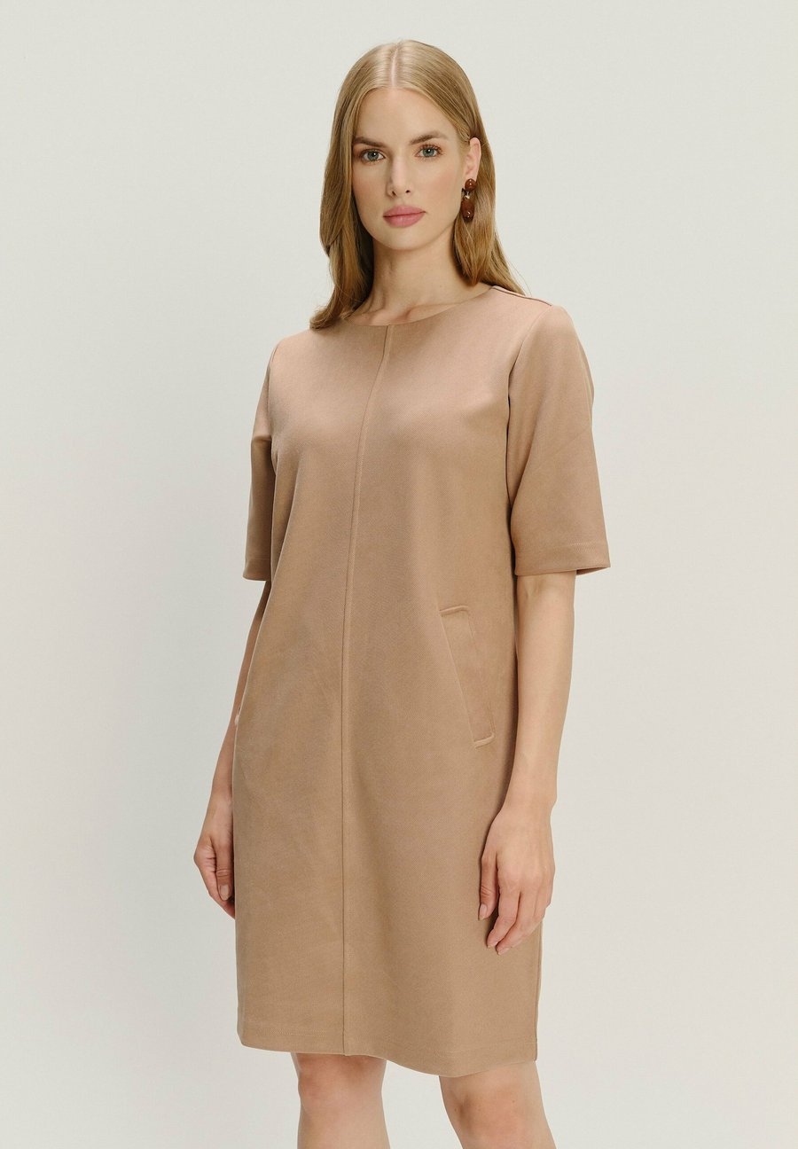 Платье Greenpoint Jumper dress, Beige
Платье Greenpoint Jumper dress, Beige