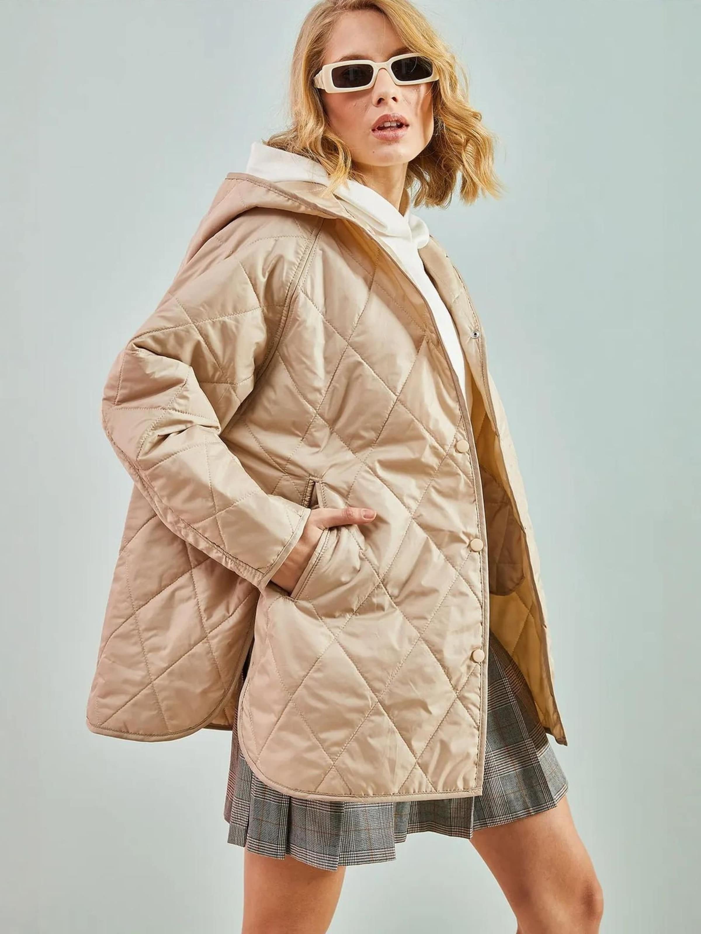 Bianco Lucci Куртка для межсезонья в бежевом цвете
Bianco Lucci Куртка для межсезонья в бежевом цвете