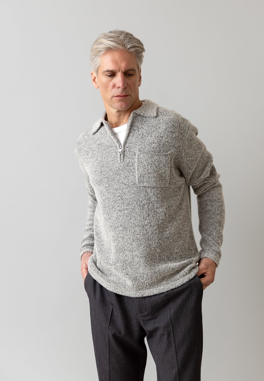 Топ Mos Mosh Gallery RYAN SOFT ZIP, Light Grey
Топ Mos Mosh Gallery RYAN SOFT ZIP, Light Grey