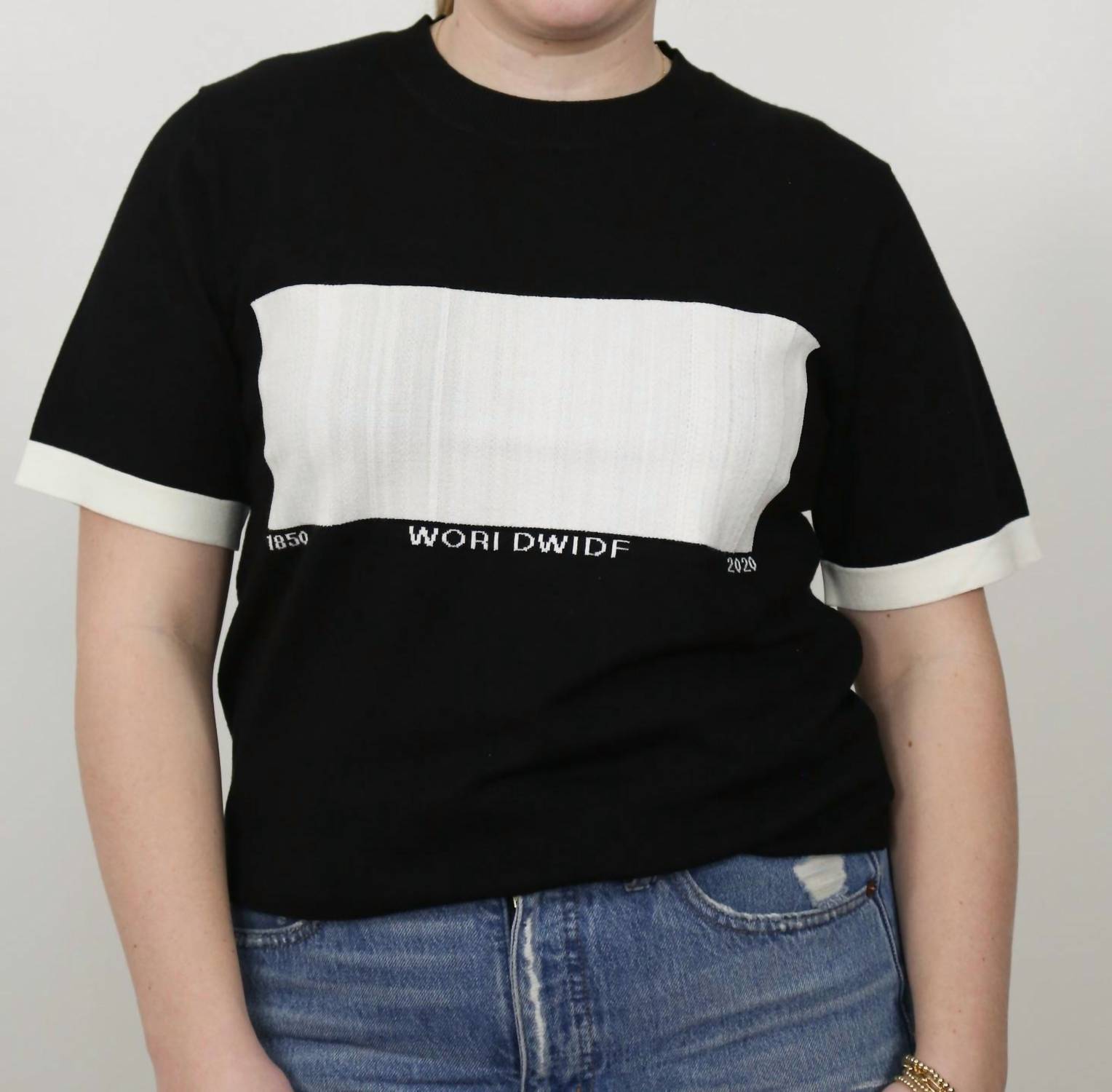 Футболка Kai с УФ-принтом ко Дню Земли в черном цвете PH5
Футболка Kai с УФ-принтом ко Дню Земли в черном цвете PH5