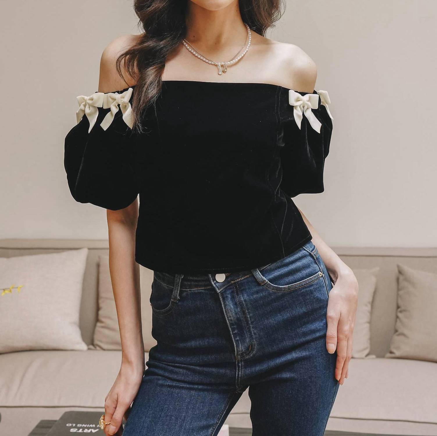 Бархатный топ с открытыми плечами и галстуком-бабочкой, черный Rosie Posie, черный
Бархатный топ с открытыми плечами и галстуком-бабочкой, черный Rosie Posie, черный