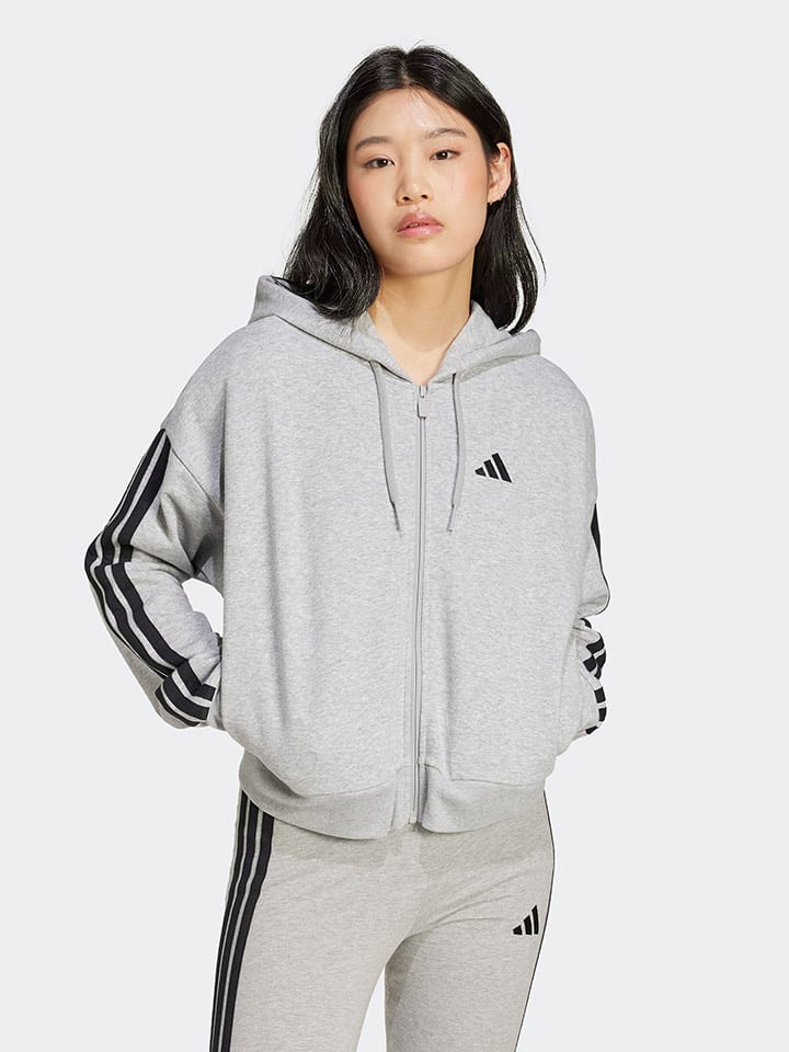Adidas Серая толстовка
Adidas Серая толстовка