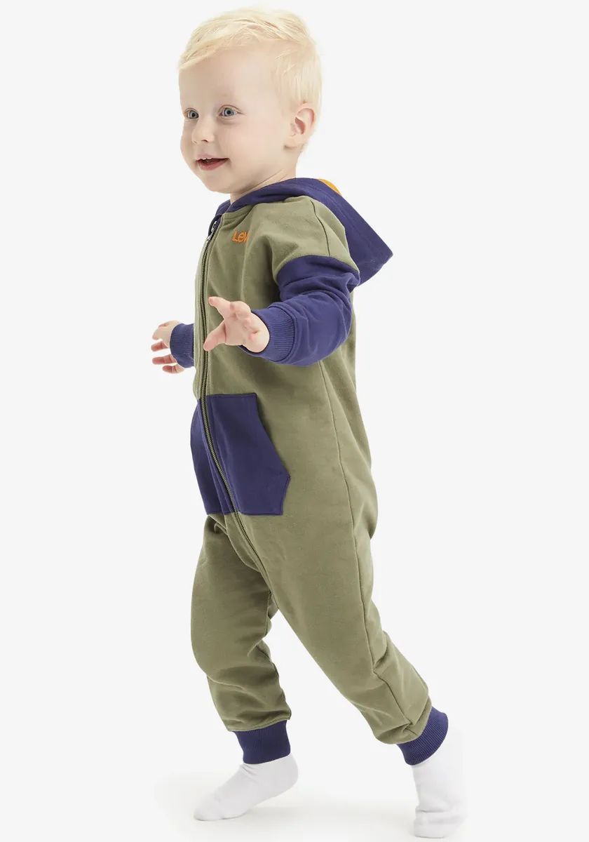 Детский комбинезон Levi's "Плакат с логотипом", для МАЛЬЧИКОВ Levi'S Kids, цвет Olivine
Детский комбинезон Levi's "Плакат с логотипом", для МАЛЬЧИКОВ Levi'S Kids, цвет Olivine