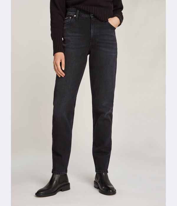 Джинсы Mom fit Calvin Klein Jeans, черный
Джинсы Mom fit Calvin Klein Jeans, черный