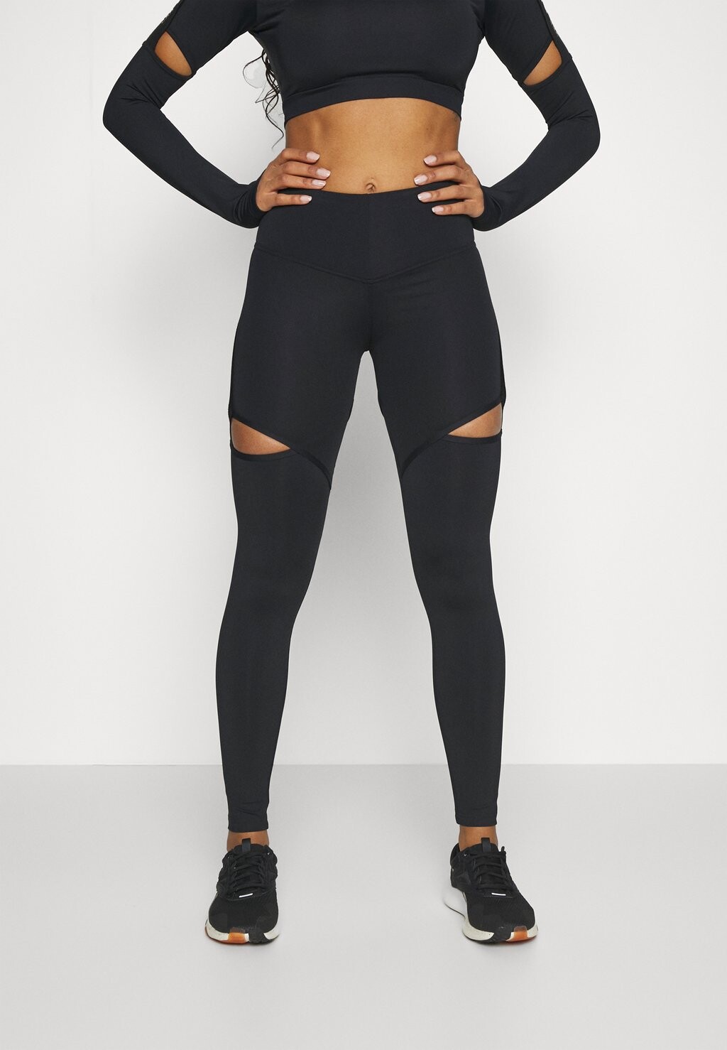 Леггинсы Nebbia, черный
Леггинсы Nebbia, черный