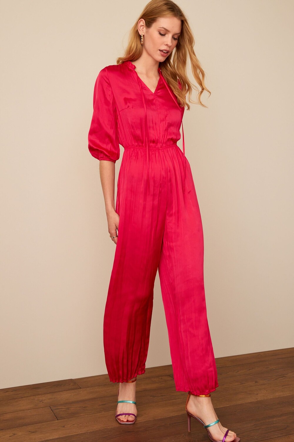 Атласный комбинезон с завязками на шее Next, розовый
Атласный комбинезон с завязками на шее Next, розовый