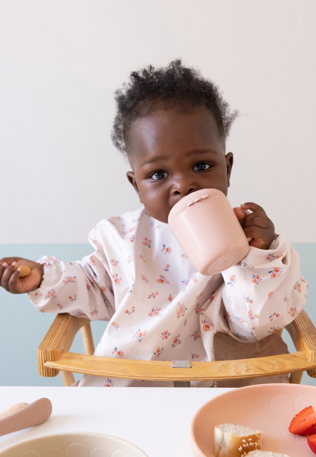 Нагрудник BIB SLEEVED UNISEX Cam Cam Copenhagen, цвет pink/red
Нагрудник BIB SLEEVED UNISEX Cam Cam Copenhagen, цвет pink/red