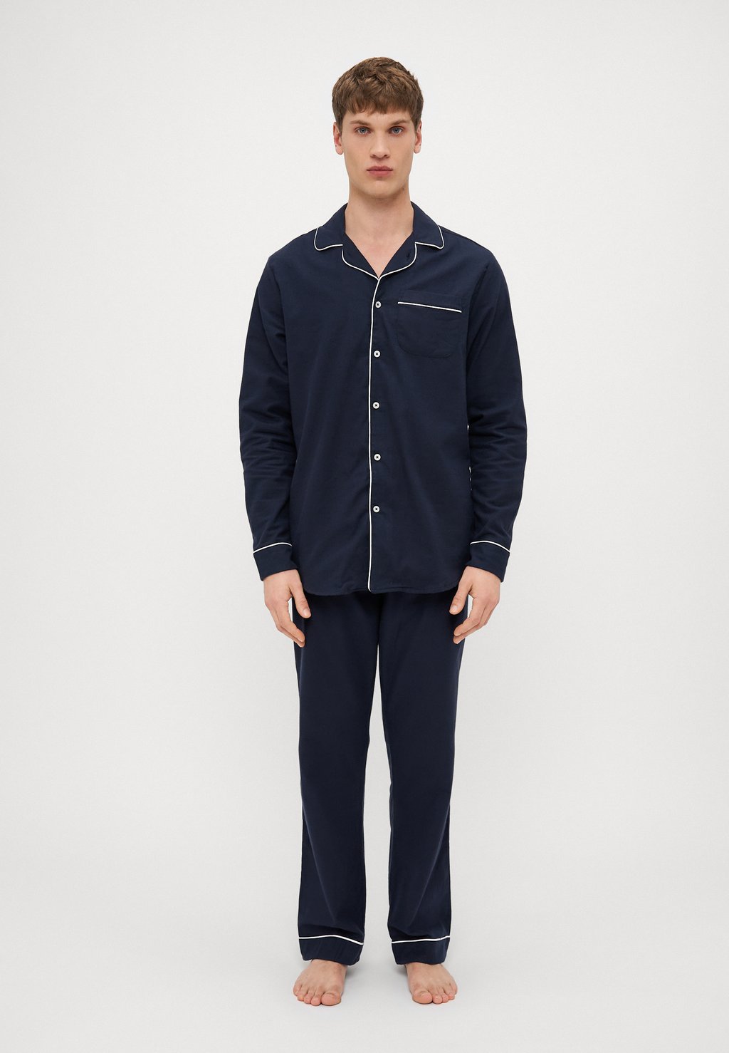 Пижамный комплект MENS COLLAR REVERE - Pyjamas Desmond & Dempsey, синий
Пижамный комплект MENS COLLAR REVERE - Pyjamas Desmond & Dempsey, синий