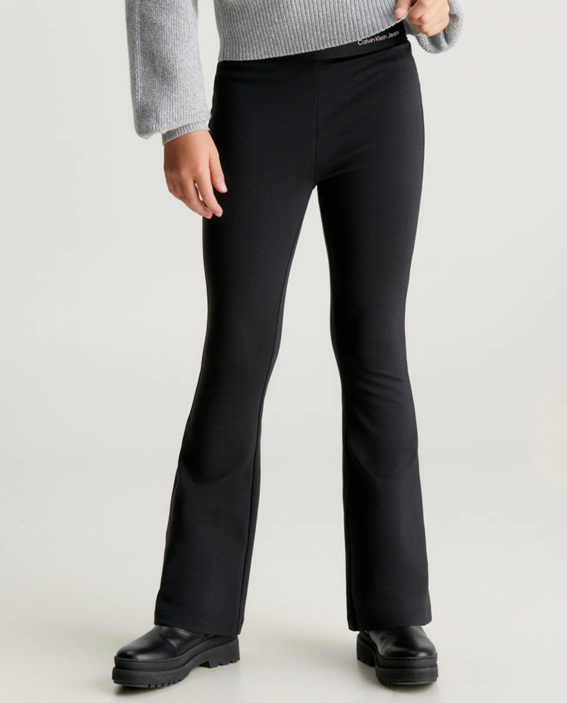 Детские трикотажные брюки Calvin Klein, черный
Детские трикотажные брюки Calvin Klein, черный